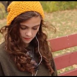 Meet your Posher, Larissa